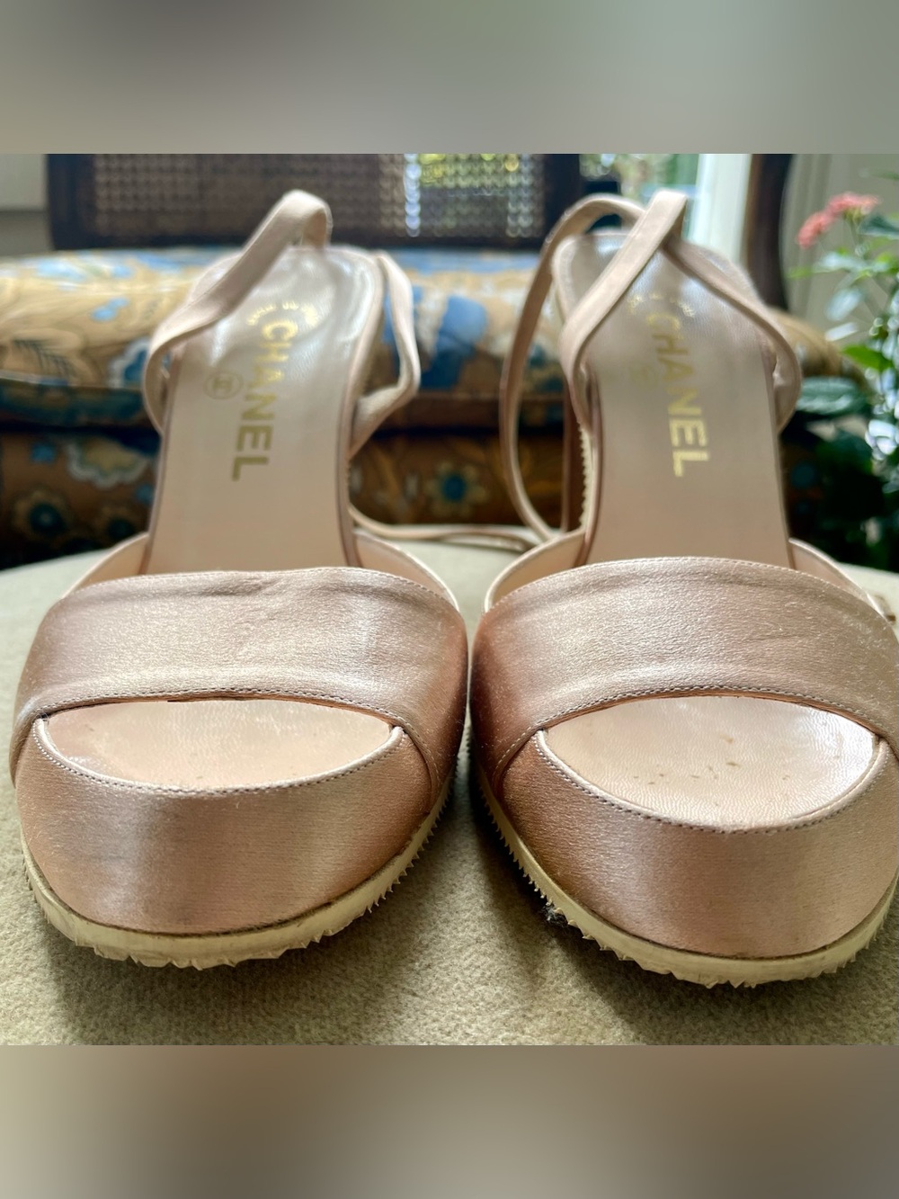 CHANEL Blush Satin Block-Heel Sandals - Picture 4 of 12